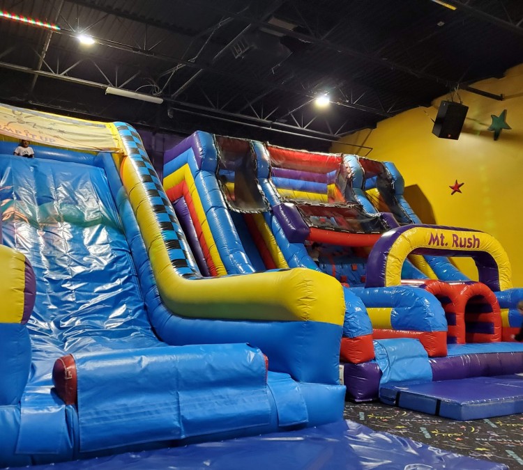 Pump It Up Shelby Township Kids Birthdays and More (Utica,&nbspMI)